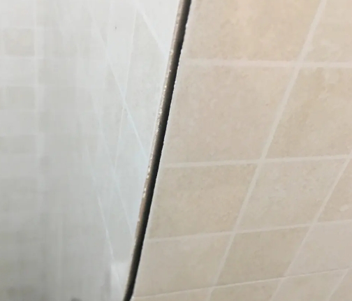 唐县瓷砖空鼓维修公司分享阳台瓷砖脱落的修复过程可以分为以下几个步骤